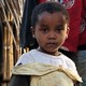 Descripción: Un poblado del interior de Madagascar. Aquí una familia Malgache