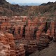 Descripción: A seis horas de Almaty (Kazastan) de encuentra este impresionante cañon, por el que discurre el rio del mismo nombre que viene de las vecinas montañas de Thien shan.